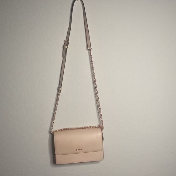 DKNY Pink crossbody with rose gold chain adjustable strap Women’s Purse Handbag - Picture 2 of 9